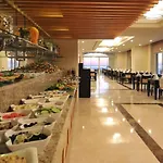 公寓式酒店 Goldcity 2 Chambres, Vue Sur Mer, Aquapark Non Inclus 3*