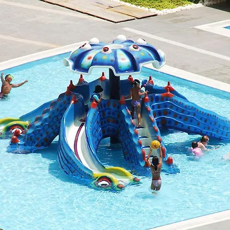 Apart Otel Goldcity 2 Chambres, Vue Sur Mer, Aquapark Non Inclus